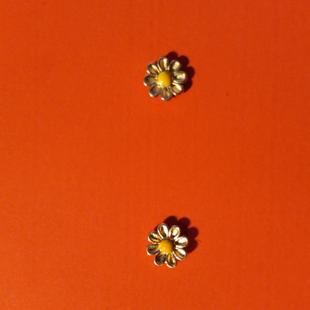 Blooming Daiset stud earrings